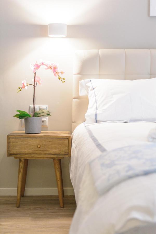 Apartamento A13 Pristine & Sunny 30M2 Flat Near Syntagma Sq Atenas Exterior foto