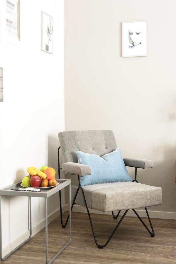 Apartamento A13 Pristine & Sunny 30M2 Flat Near Syntagma Sq Atenas Exterior foto
